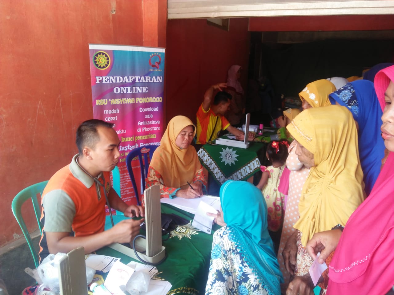PERINGATAN HARI RAYA IDUL ADHA 1440 H RSU 
AISYIYAH PONOROGO MENGADAKAN PEMERIKSAAN DAN PENGOBATAN